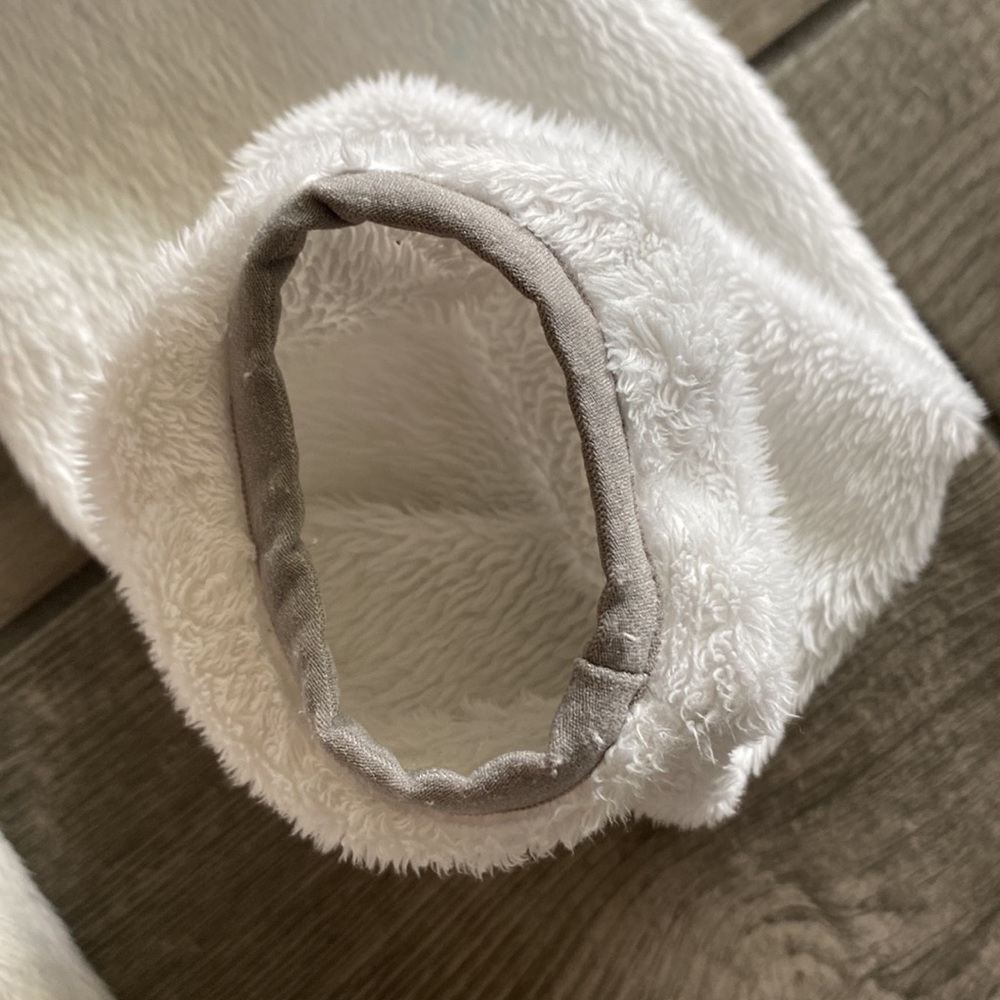 The North Face Girls White/Grey Jacket - Picture 8 of 10